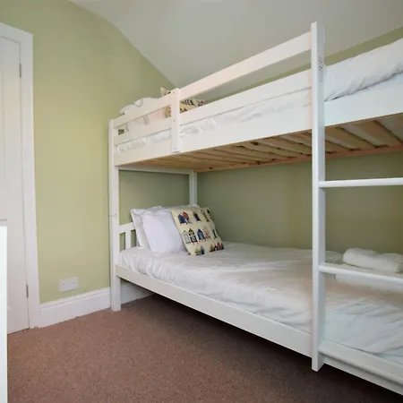 3 Bed In 74150 Semesterbostad *