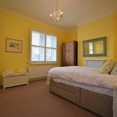 3 Bed In 74150 Semesterbostad