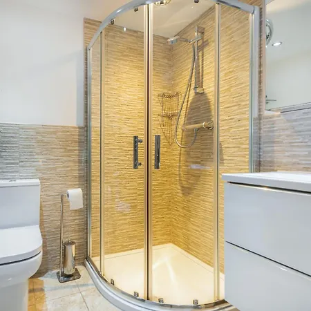 3 Bed In 74150 纳尔斯伯勒